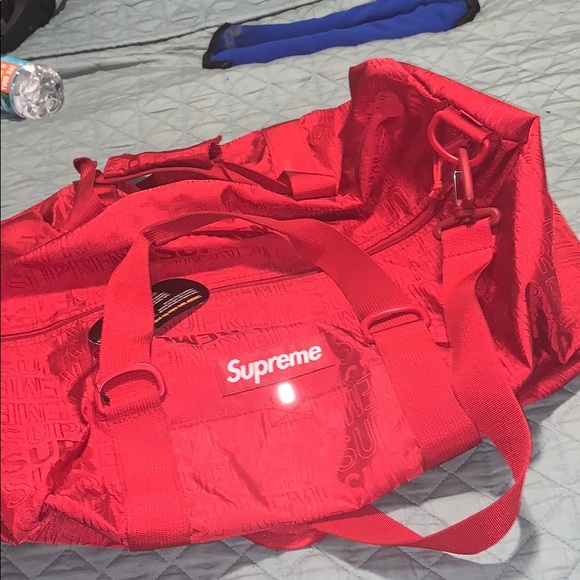 SUPREME DUFFEL BAG SS19 - Picture 2 of 5
